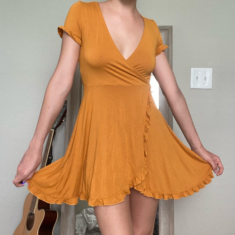 Mustard yellow mini dress - Picture 2 of 4